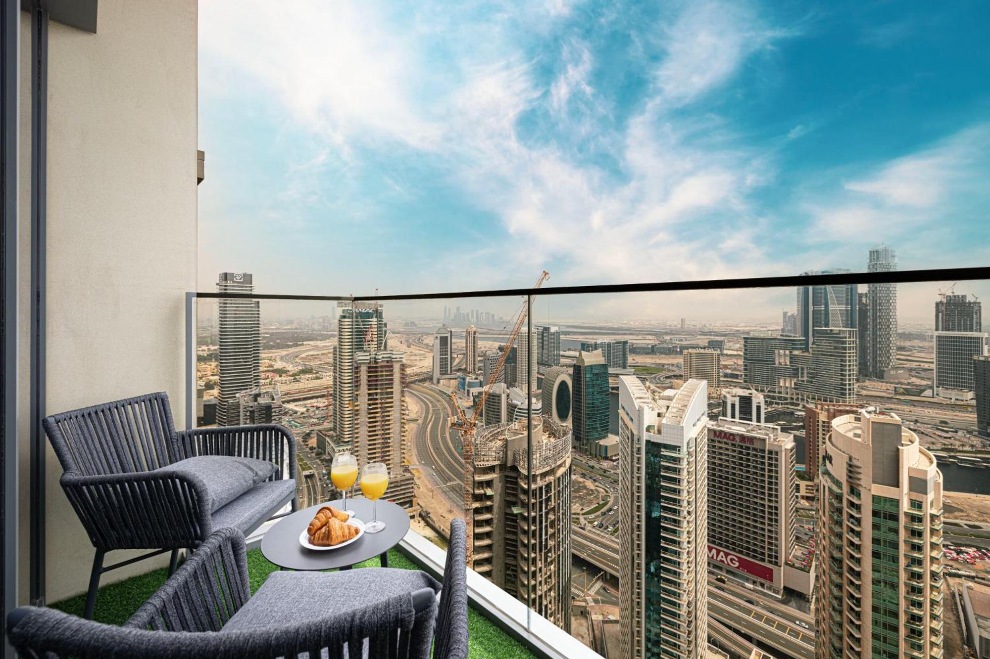 Smartstay At Burj Royale - Full Burj Khalifa View - Brand New Luxury Apartments 두바이 외부 사진